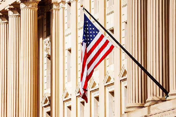 摩根资产管理市场快评：美股短期调整，科技板块或将回归基本面